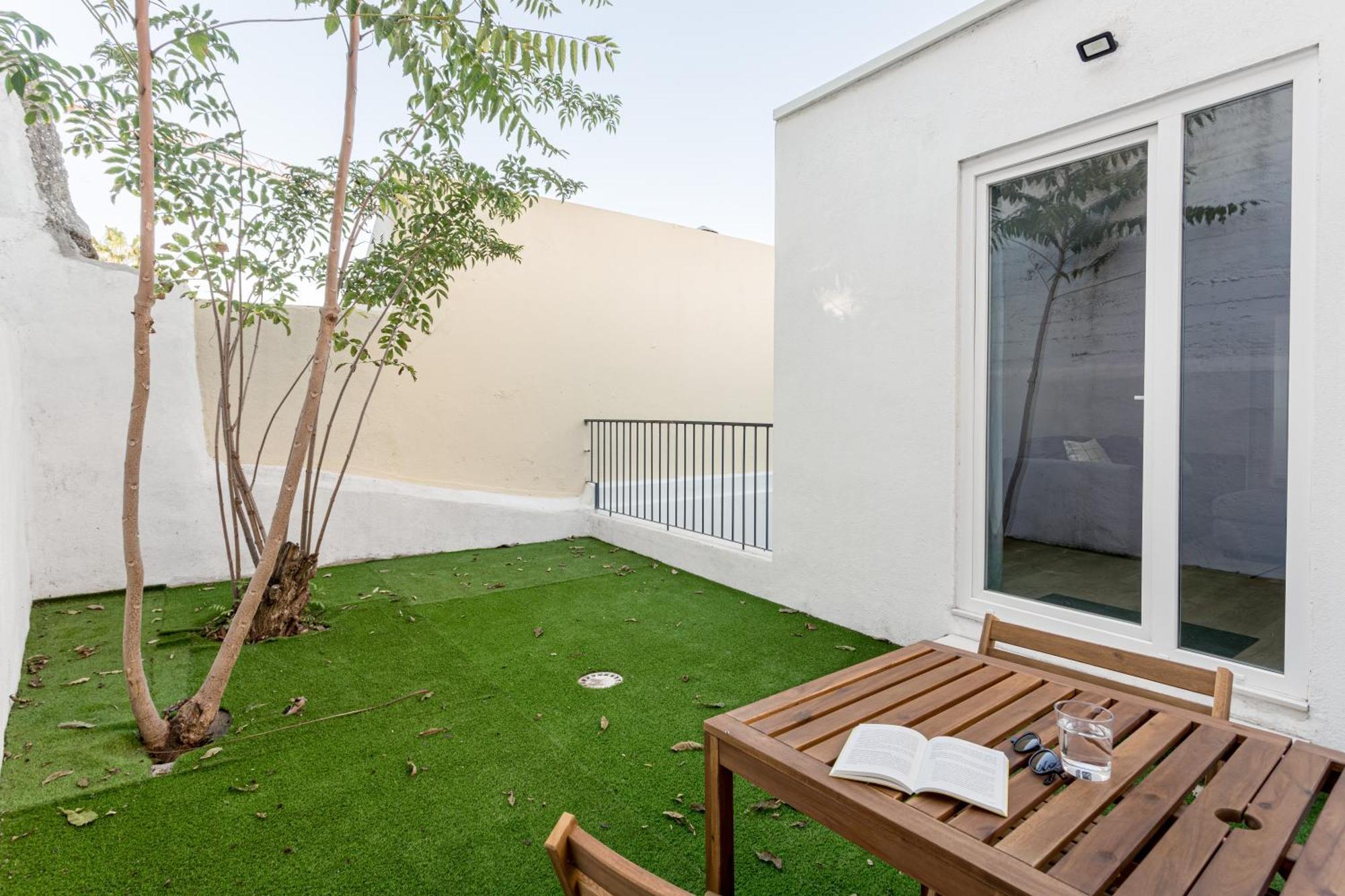 Joivy Minimalistic Apt W Patio In Principe Real Lisboa Exterior foto